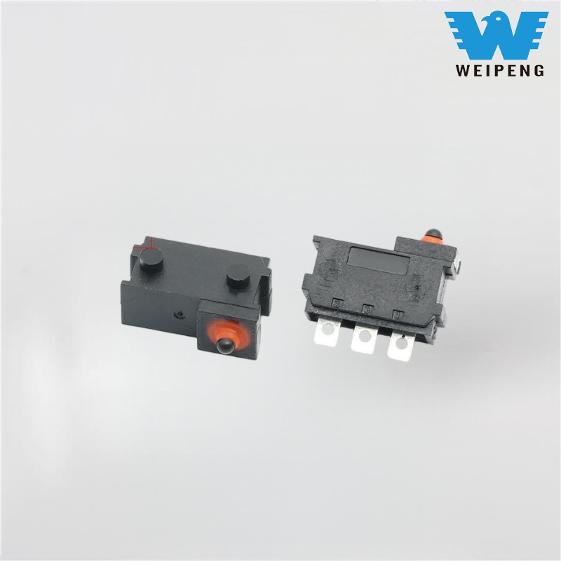 車のドアロックとボンネットのマイクロスイッチ